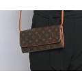 Poșetă autentică Louis Vuitton | Classic Monogram - Twin  | model M51852 | anii 2010         